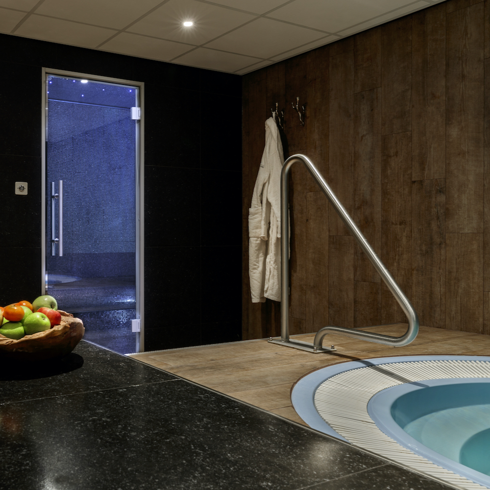 Wellness met sauna en zwembad van een hotel