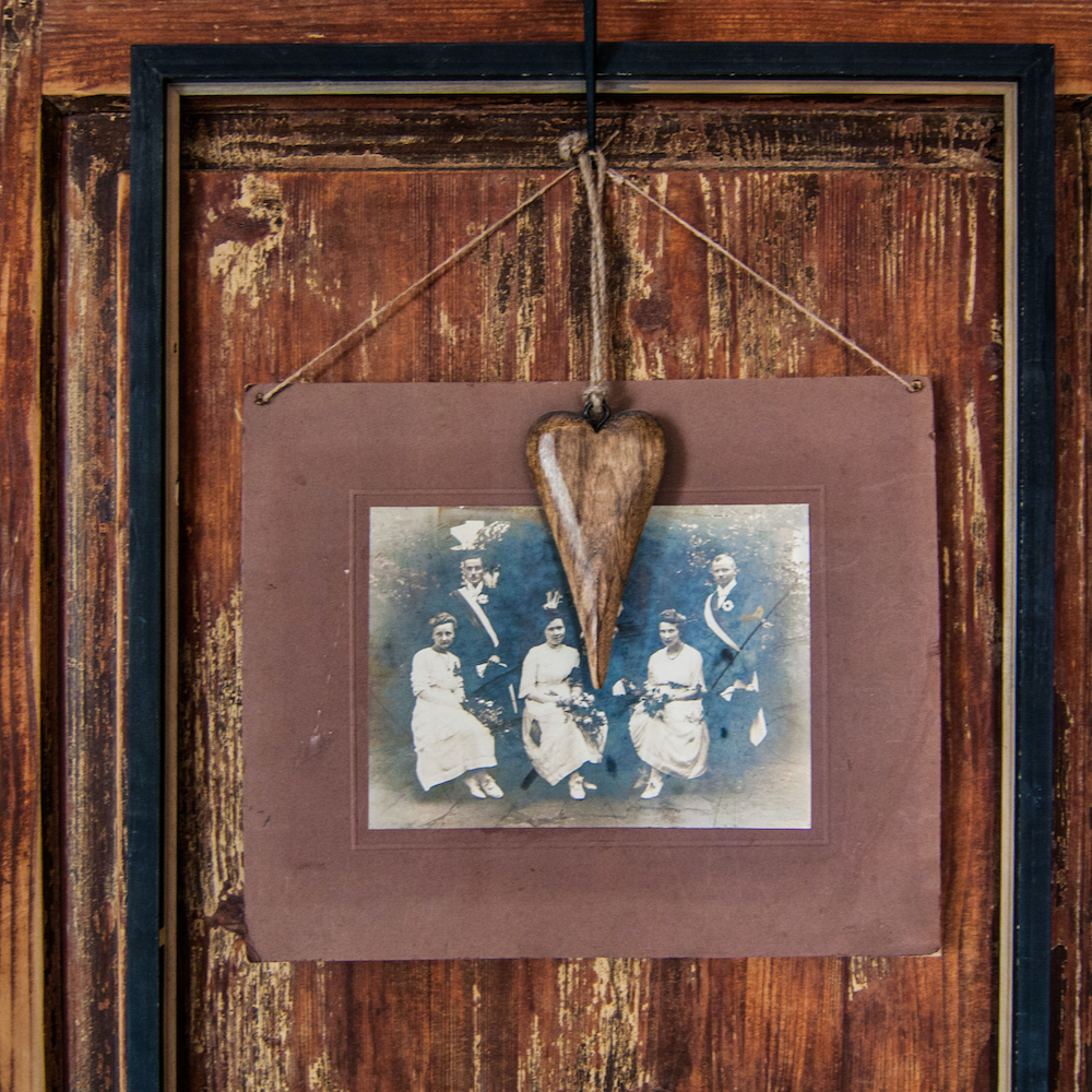 Nostalgisch portret aan de wand