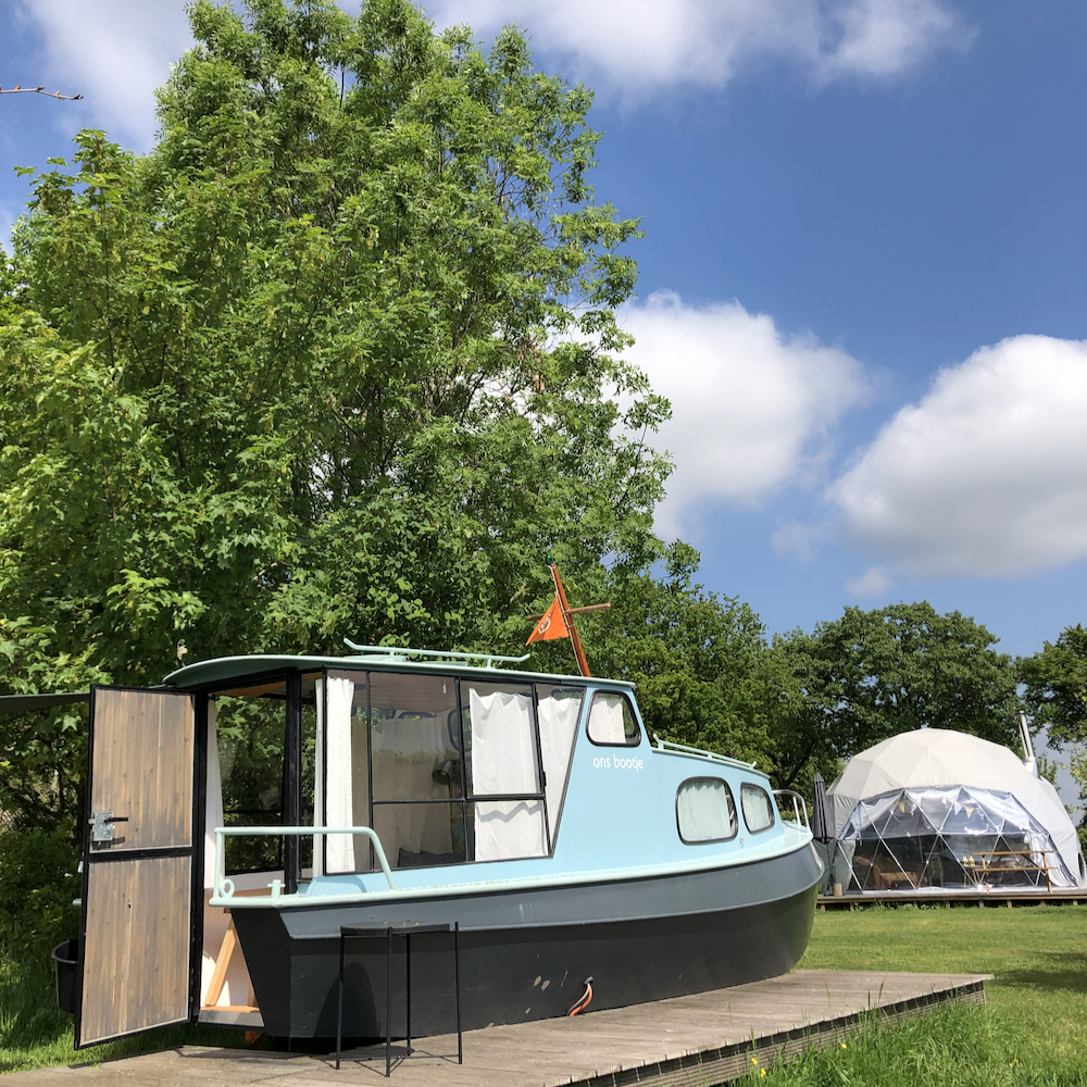 Slapen op een bootje, glamping in Groesbeek voor een leuk weekendje weg