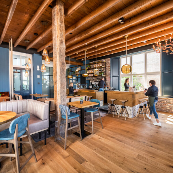 Brasserie met modern interieur bij Hotel de Beerze in Brabant