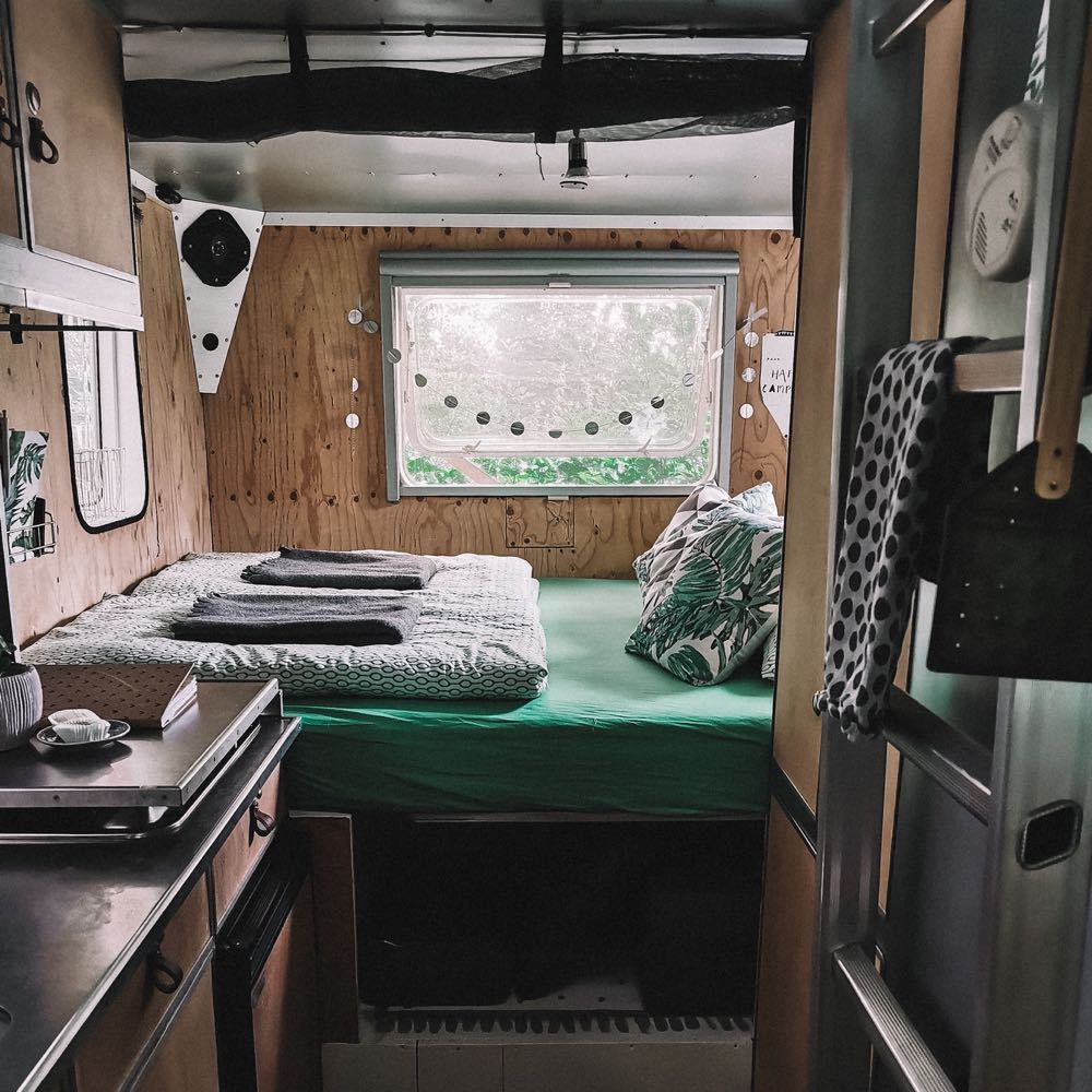 Bed in de Mercedes camper