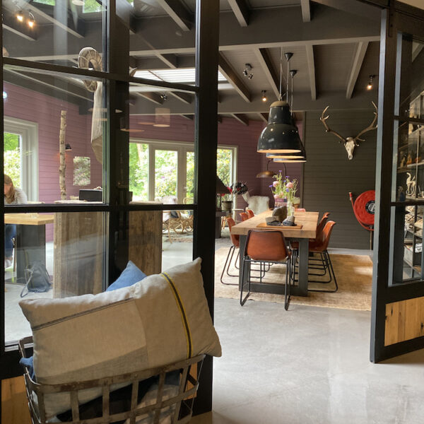 Brasserie Lounge Floor in Epe met een stoer en hip interieur