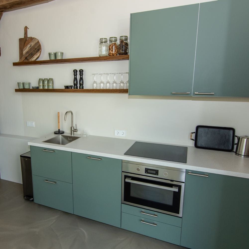 Grijsgroene keuken