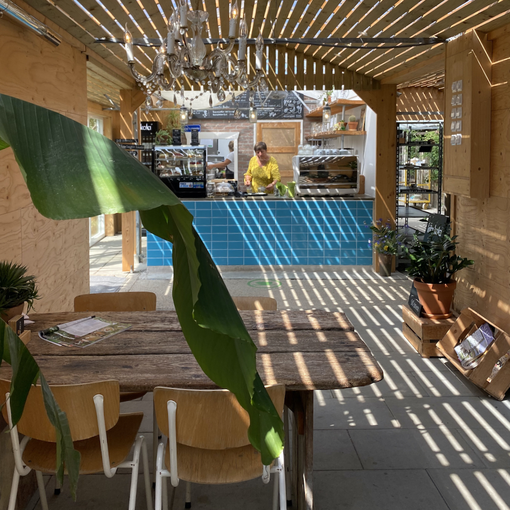 Theehuis in een kas in Zeeland