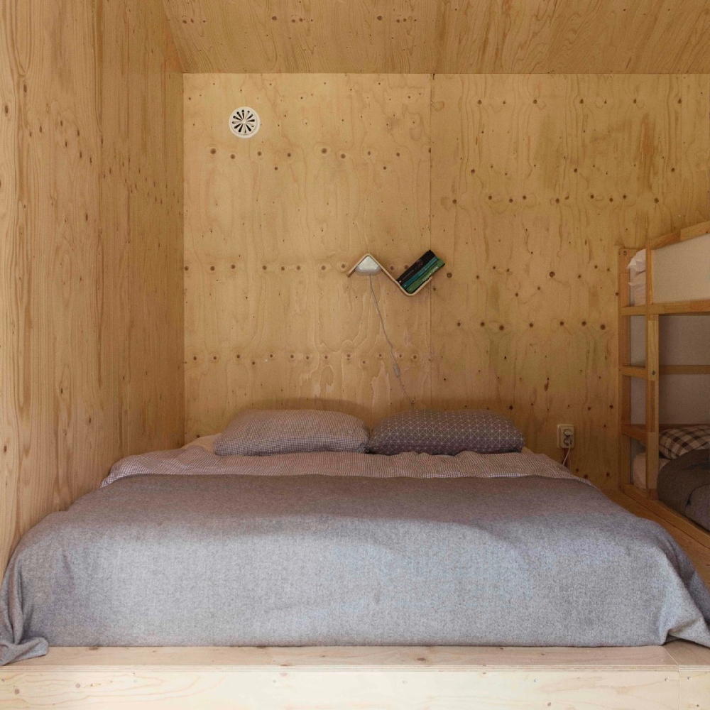 Slaapkamer in het boshuisje in Oudemirdum
