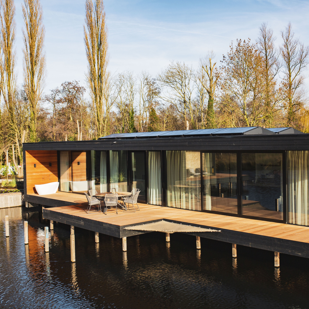 De watervilla's aan de waterzijde