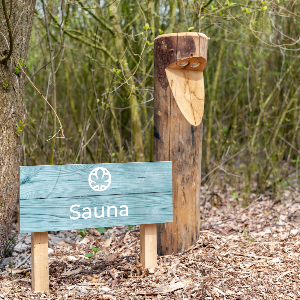 In de sauna bij je moderne vakantiewoning in Burgh-Haamstede