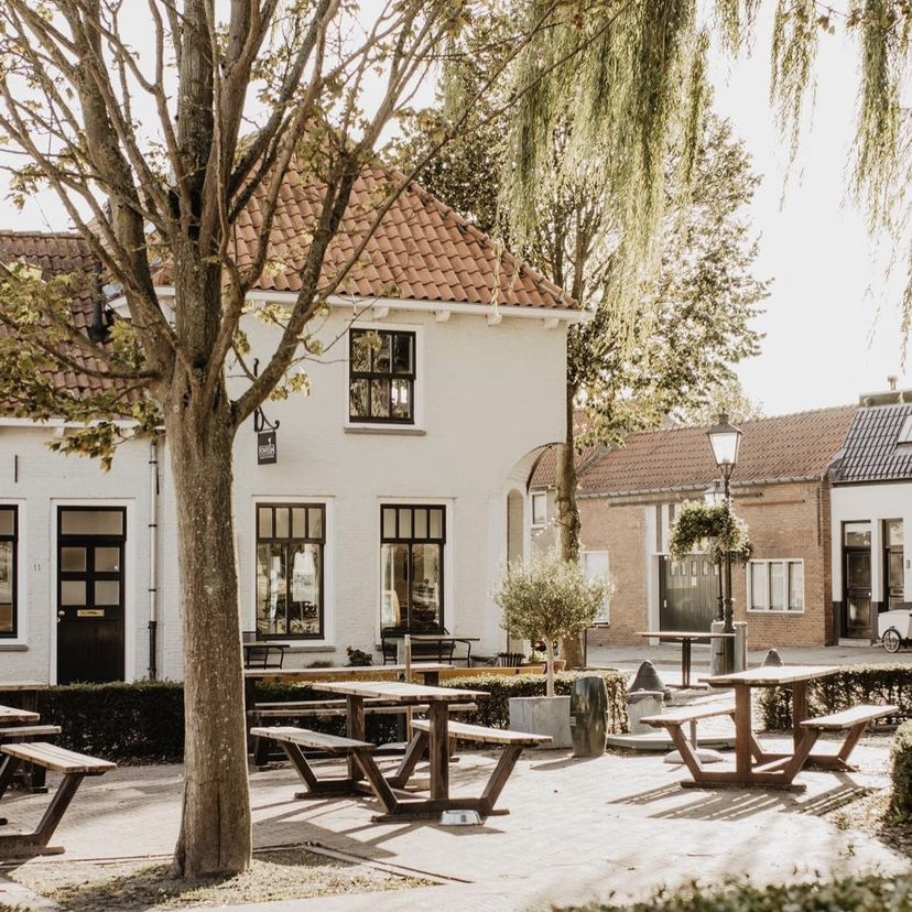 Terras in het centrum van Groede