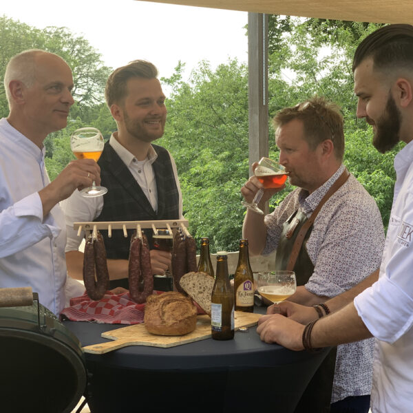 Borrelen bij het boutique hotel op het terras