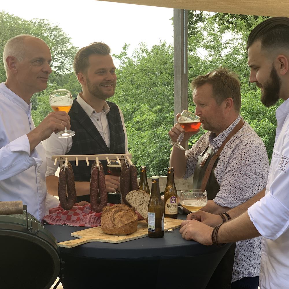 Borrelen bij het boutique hotel op het terras