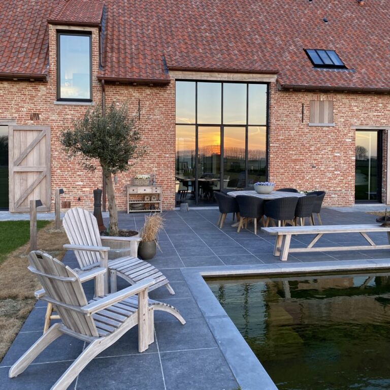 Zwemvijver bij de B&B