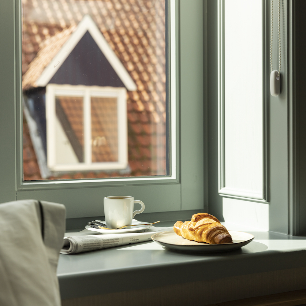 Koffie met croissant bij het hotel in Hattem