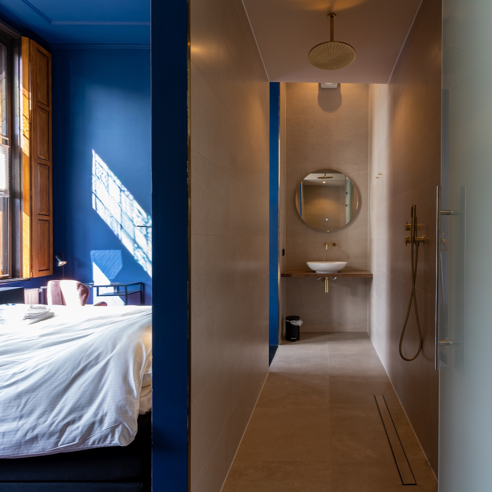 Overnachten in een hotel met moderne badkamer