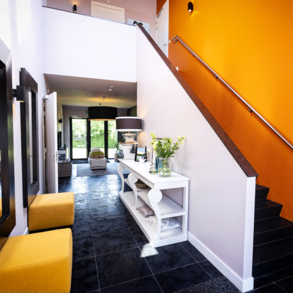 Hal in de groepsaccommodatie in het Vechtdal