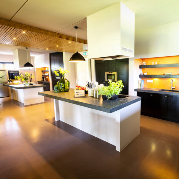 Keuken in de groepsaccommodatie in het Vechtdal