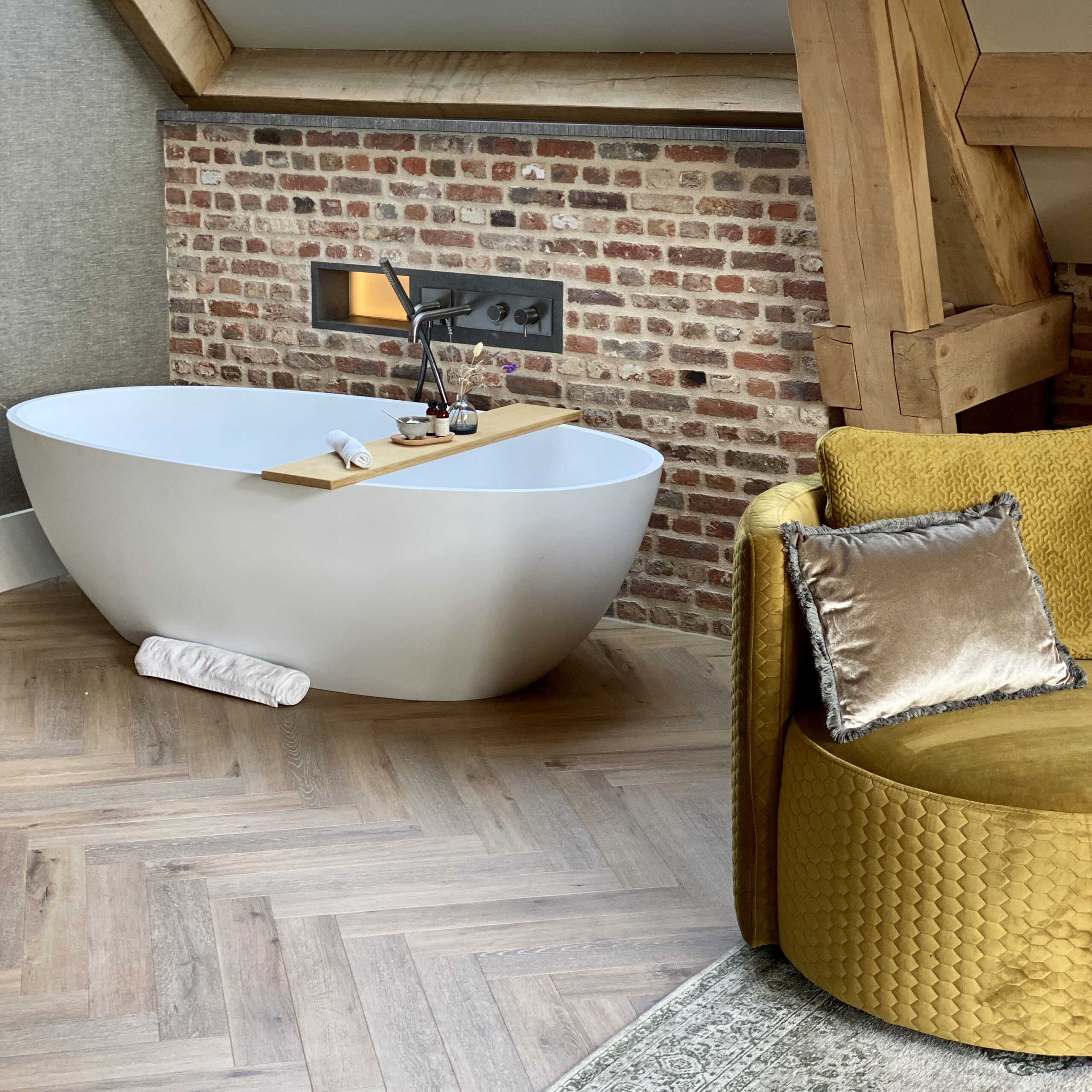 Designbad in de bruidssuite in Brabant