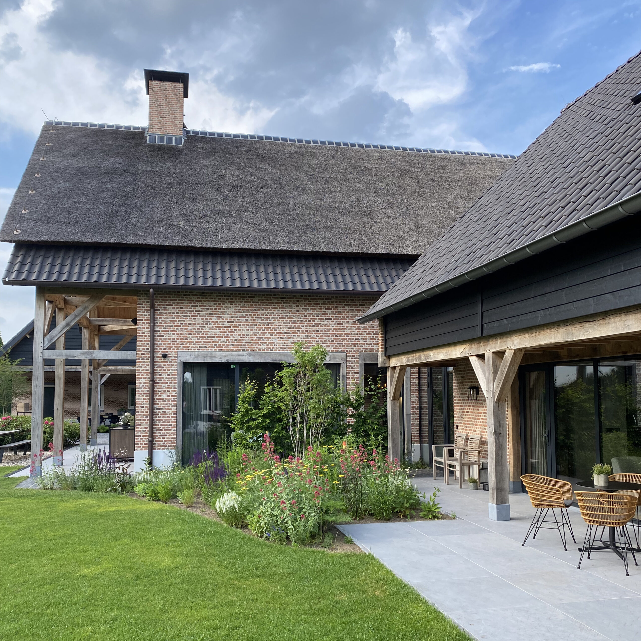 Terras bij B&B in Brabant