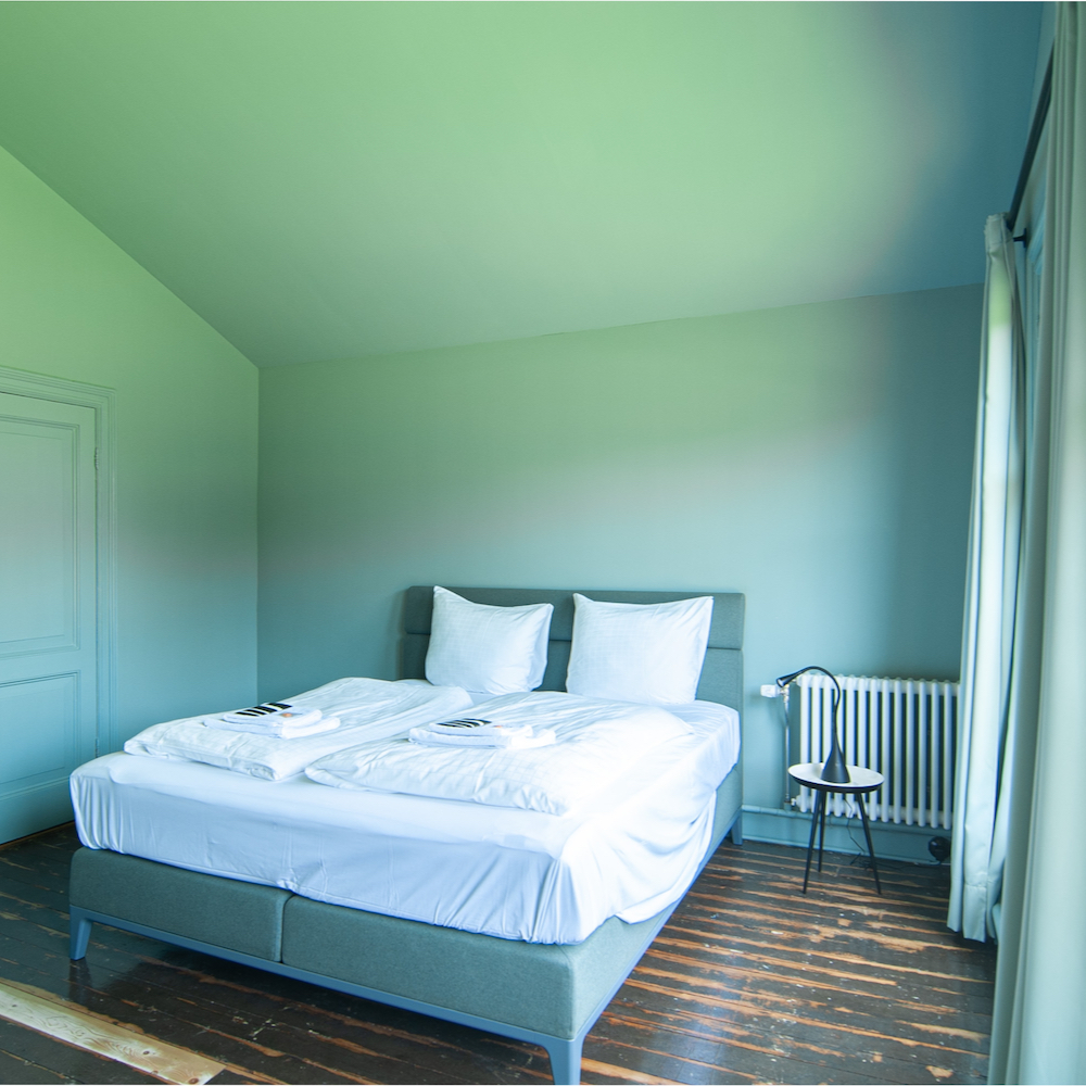 Slaapkamer houten vakantiehuis weekendje weg