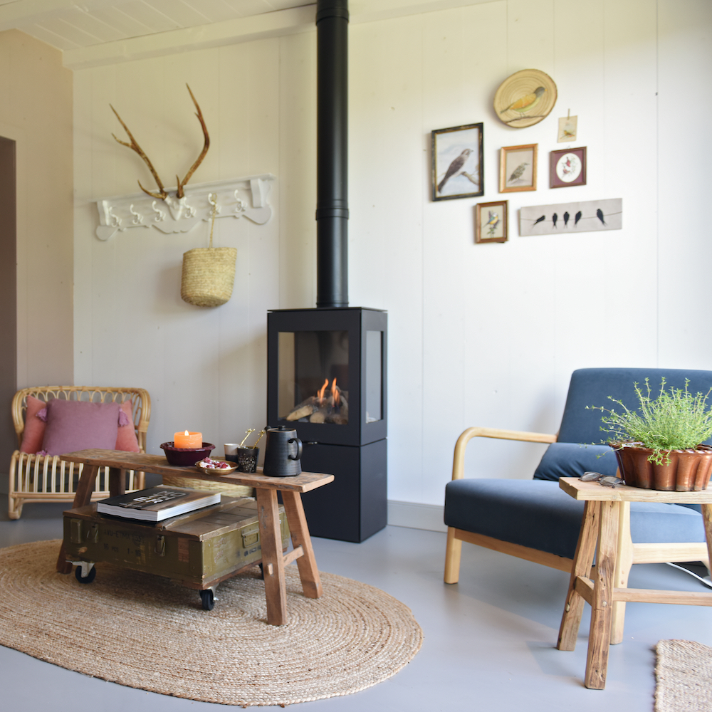 Haard in de woonkamer van de B&B