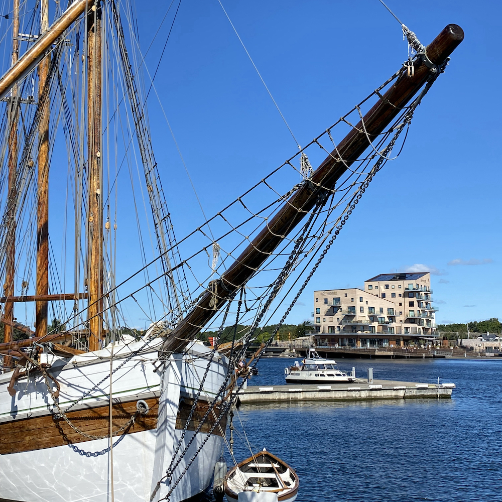 Uitzicht op de boten van Västervik