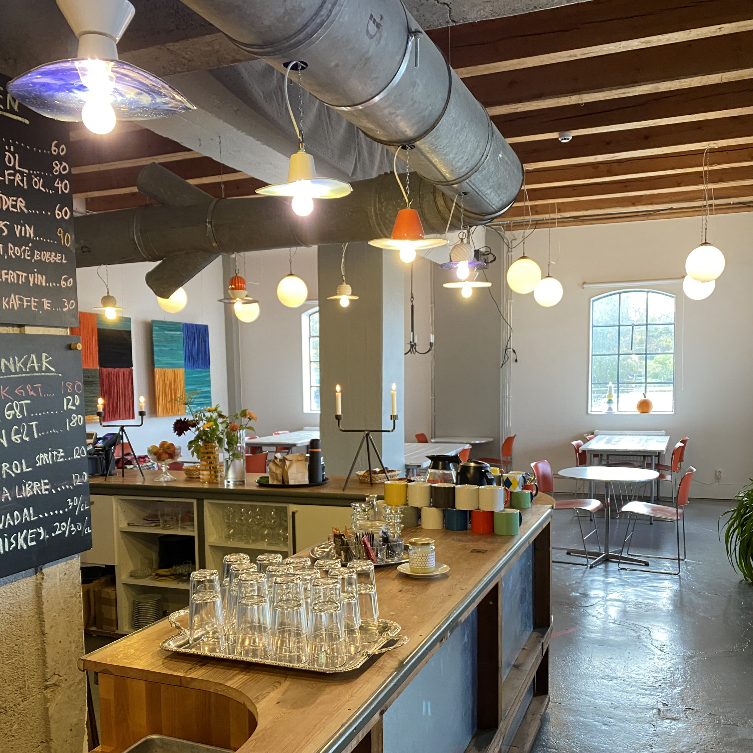 Cafe in de voormalige graansilo.