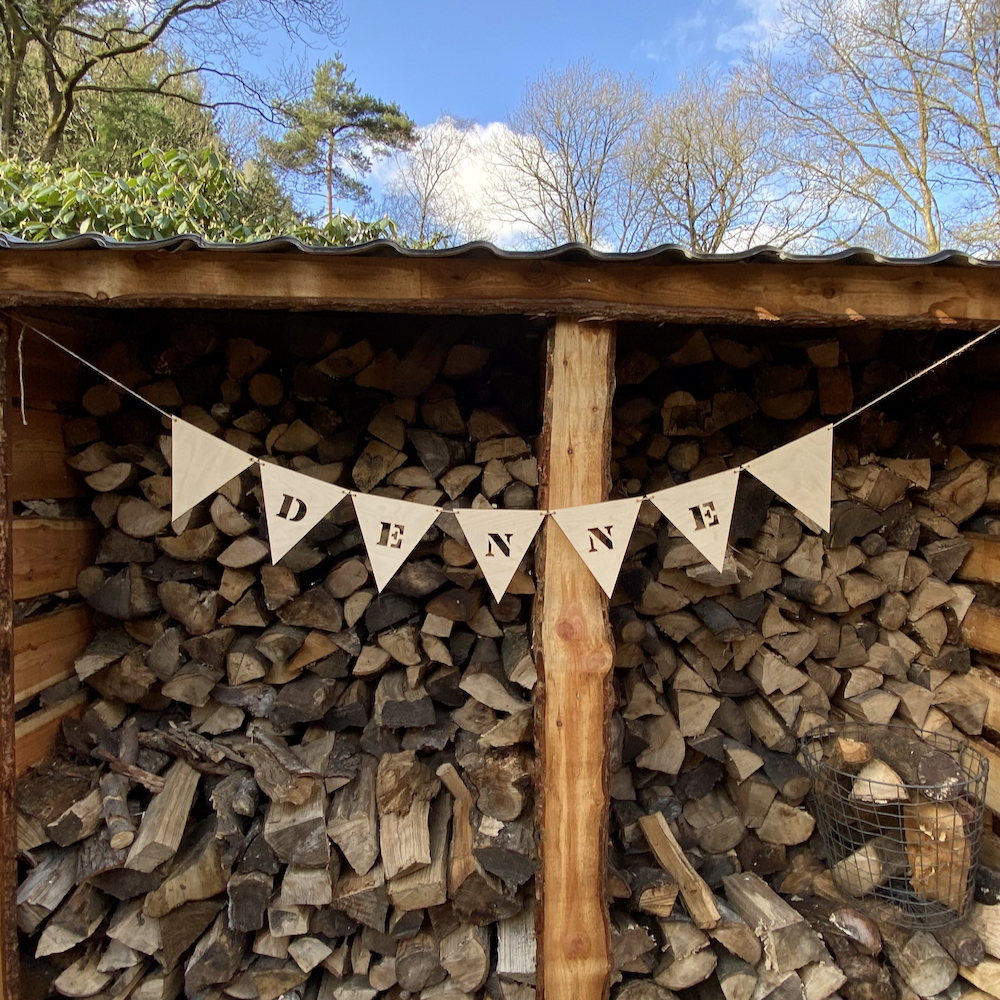 Vlaggenlijn met de naam Denne