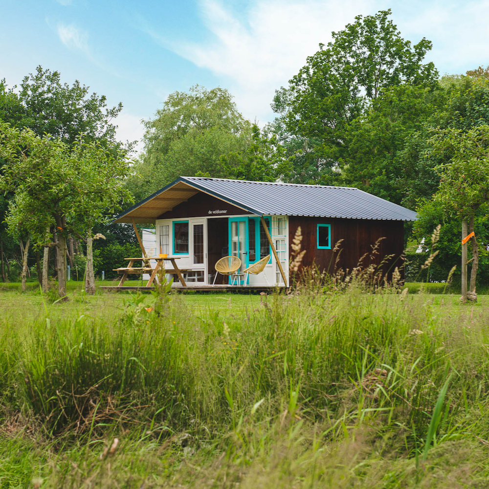 Die Feldzimmer sind eine Eigenentwicklung des Campingplatzes Bij ons in Groesbeek.