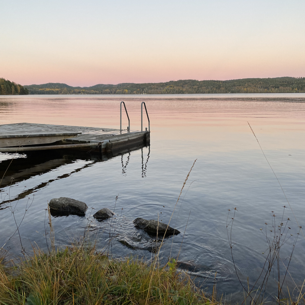 Frieslands Gewässer bei Sonnenuntergang
