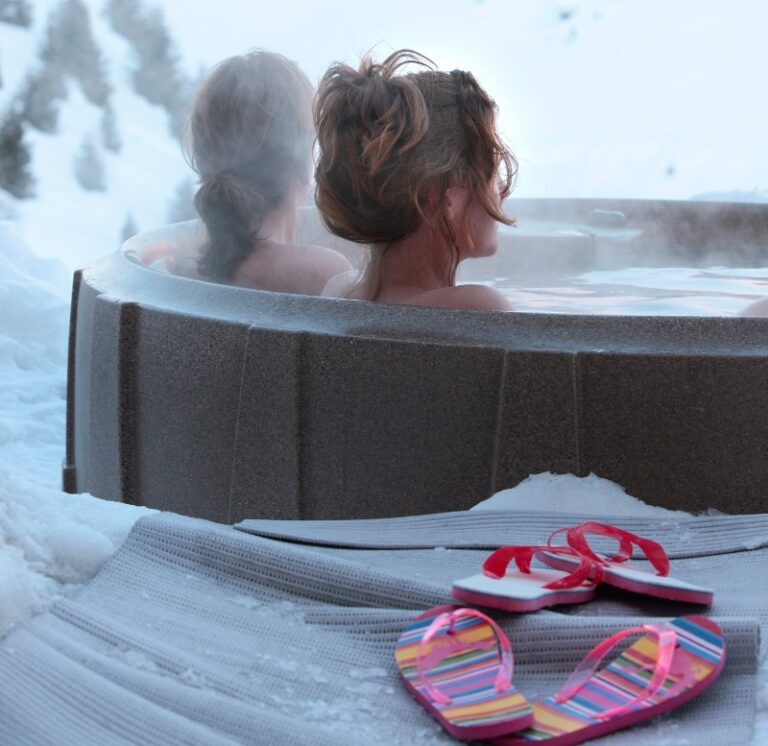 Das Spa auf der Belalp verfügt über eine finnische Sauna und eine Biosauna mit Kräutern von der Alpwiese.
