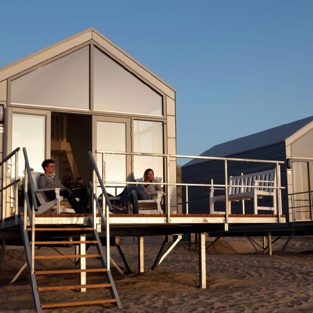 Strandhäuser bei Sonnenuntergang