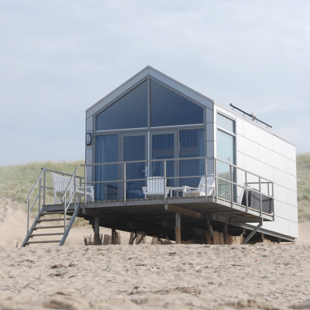 Häuschen am Strand. Eines der Strandhäuschen von Landal in Julianadorp.