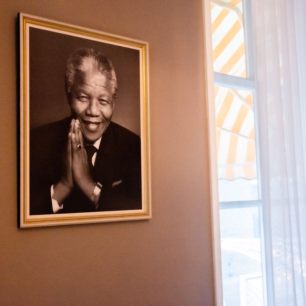 Gemälde von Mandela an der Wand