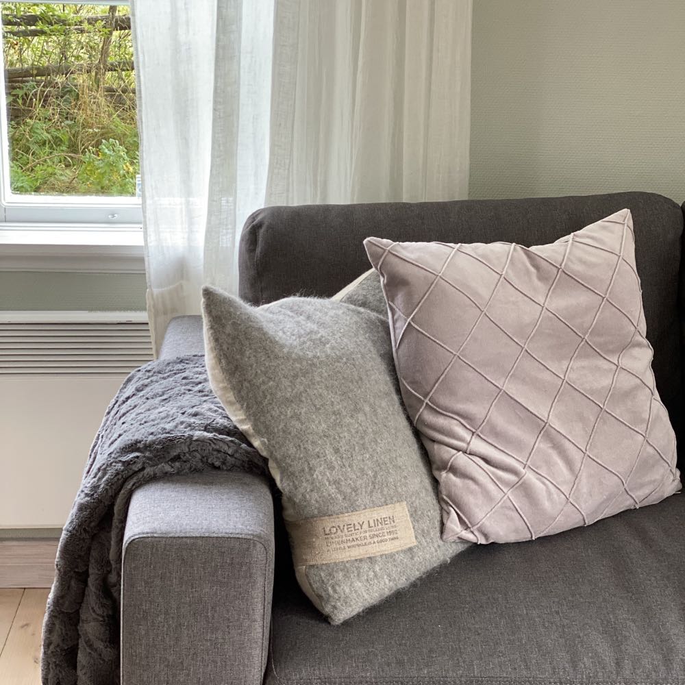 Kissen auf dem Sofa Ferienhaus Schweden Smaland