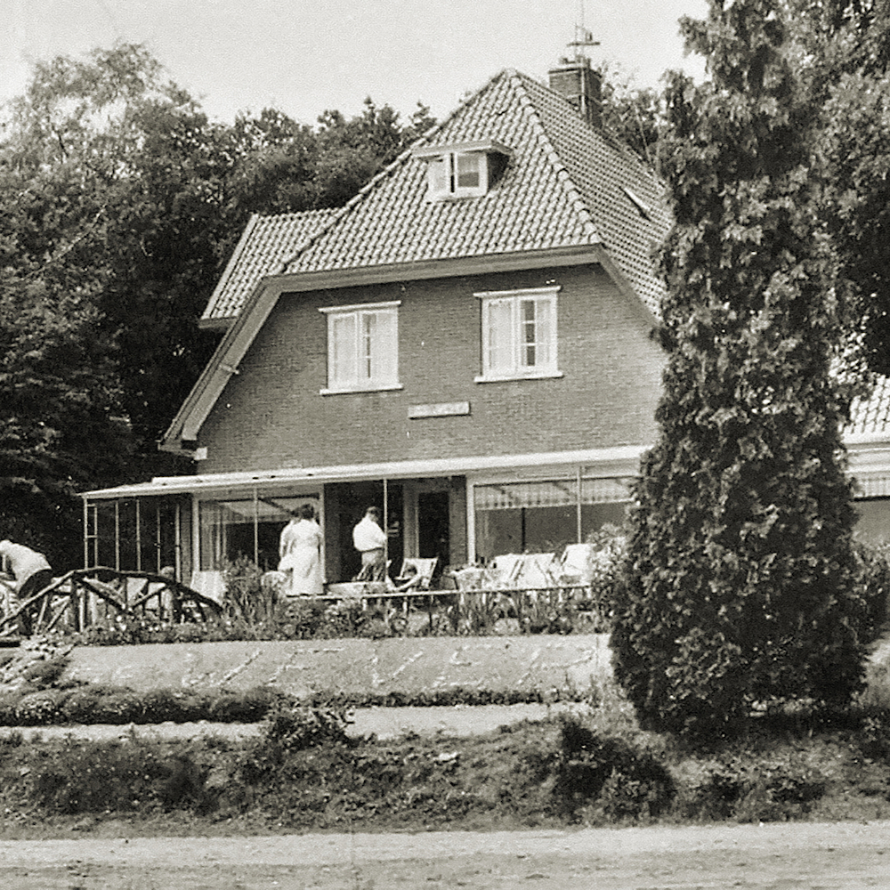 Historische Fotografie der Weaver Lodge