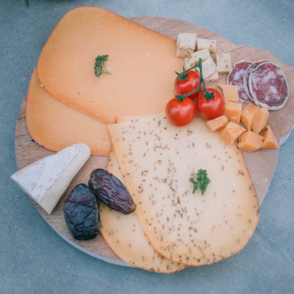 Käse auf einem Brett