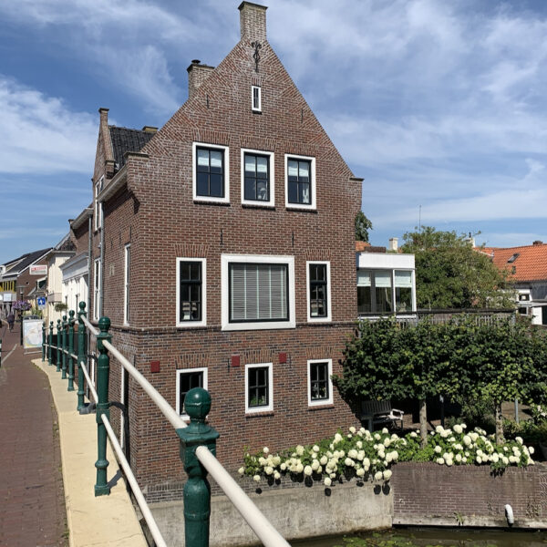 Ferienhaus nahe der Brücke in Winsum