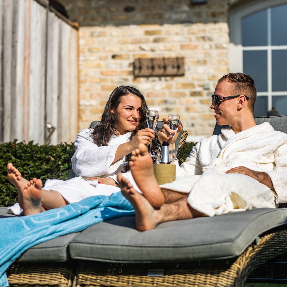 Prost auf das gute Leben im Wellness B&B