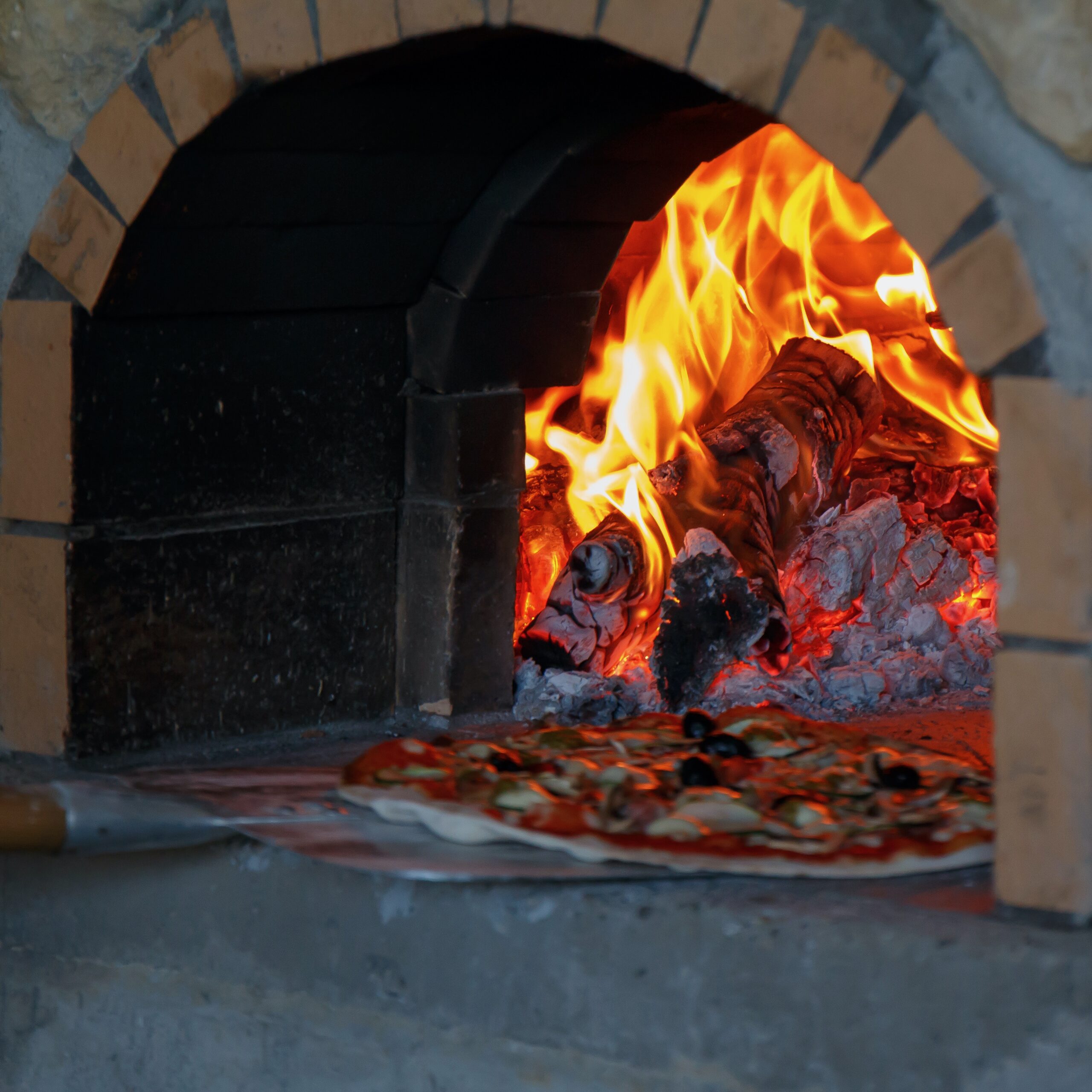 Kommen Sie zum Pizzaabend!