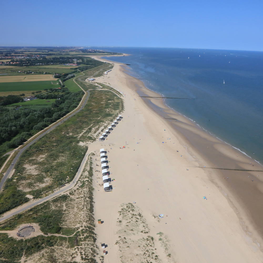 Strandhäuser in Groede aus der Luft