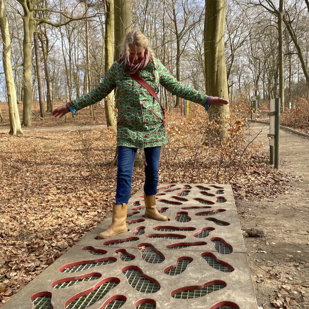 Übungen im Wald auf der deutschen Insel Usedom