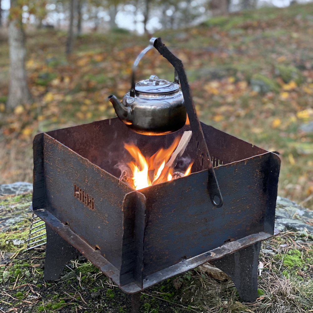 Kessel über dem Feuer