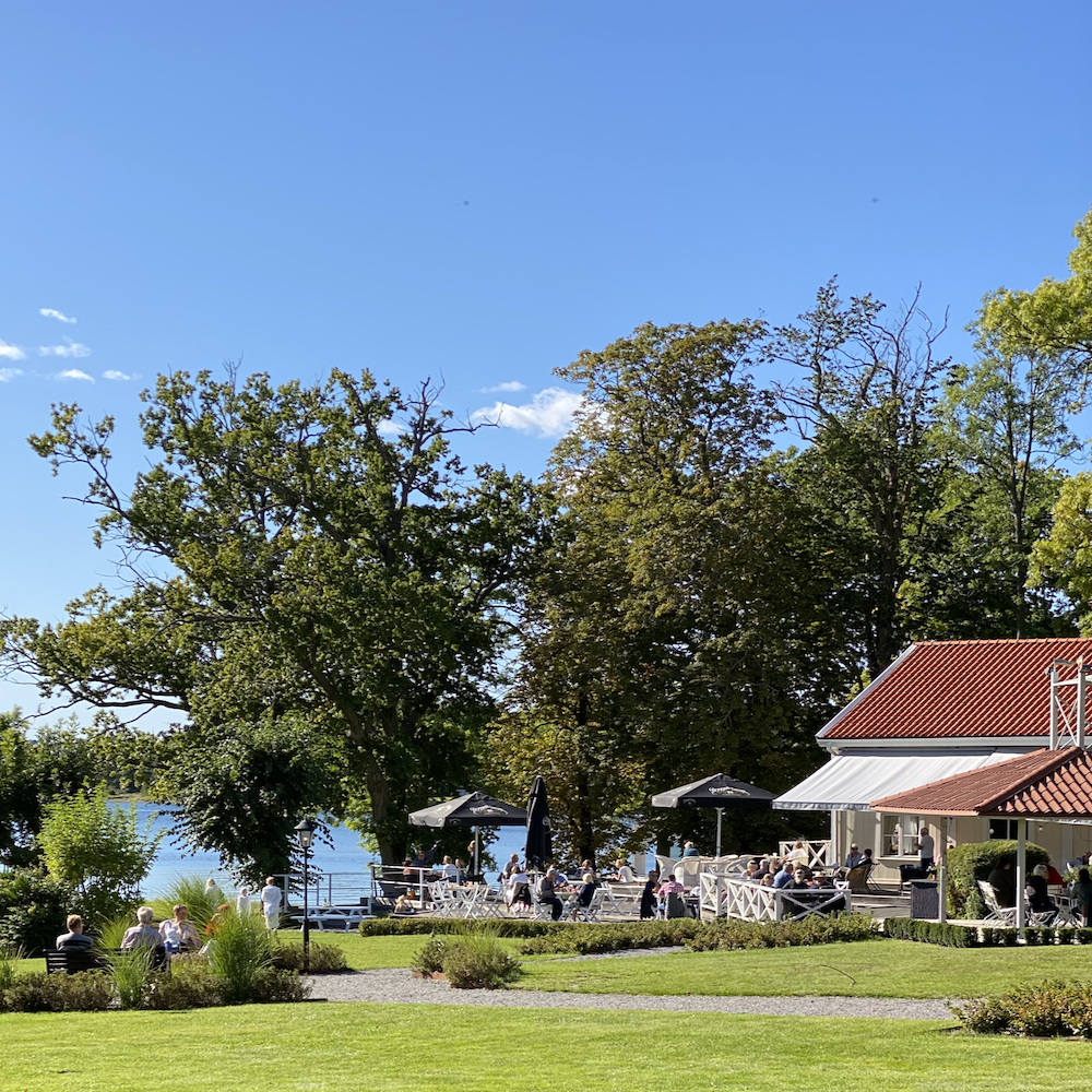 Fika, ein Teehaus am Meer