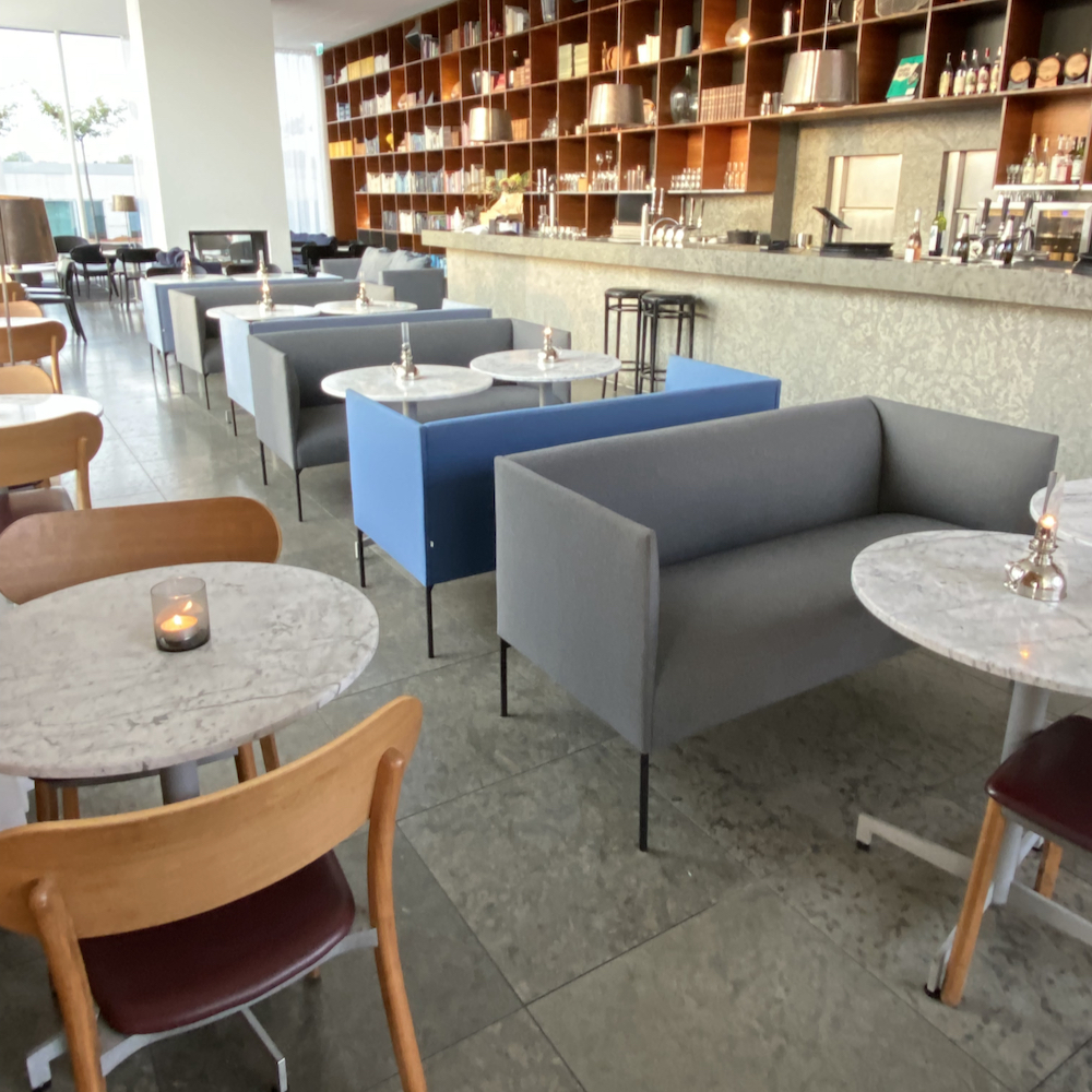 Die Lounge und Bar eines Luxushotels