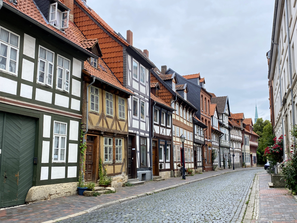 Historische Fassaden im Stadtzentrum.