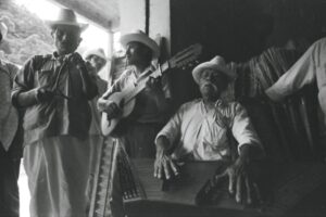 DGV0100 3 archive musicians