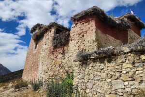Main temple in Samling with deteriorated masonry c Kai Weise ICOMOS