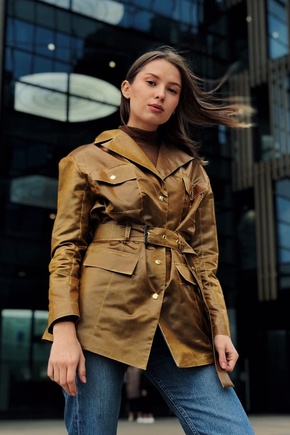 очень понравилась модель. стильно и отлично сидит