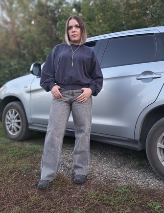 Классный объёмный короткий свитшот