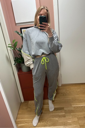 Love this together with the pants!