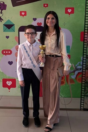 все хорошо, только по таблице выбрала размер, а он прям впритык, то есть буквально на один сезон, надо было брать побольше на размер) но это мой косяк